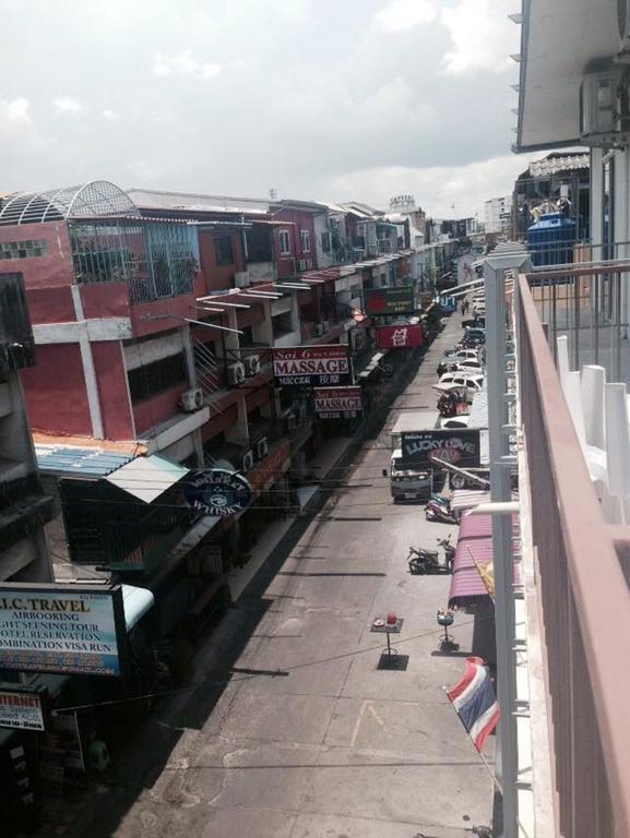 Sandman Hotel & Sports Bar Pattaya Room photo